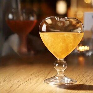 2Pcs Clear Cocktail Wine Glasses Heart Shaped For Home Bar Club Restaurant
